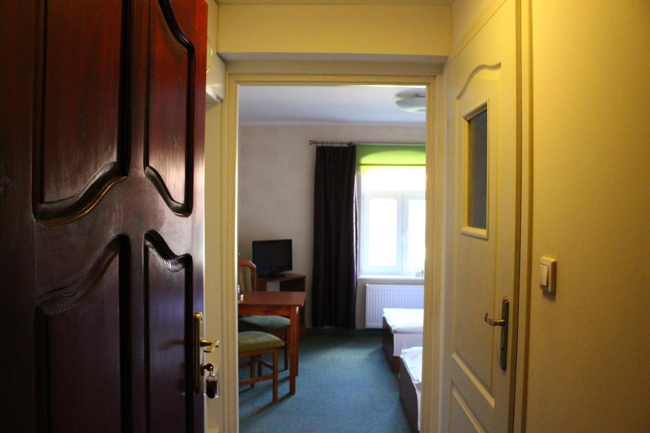 Appartement Karczma Rycerska Lębork Extérieur photo