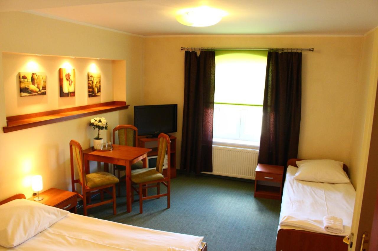Appartement Karczma Rycerska Lębork Extérieur photo